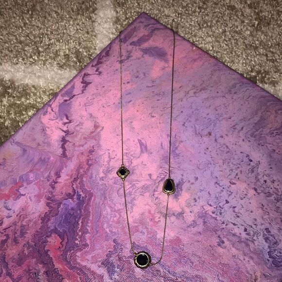 Simple Lightweight Gold Toned Costume Jewelry - Picture 4 of 4